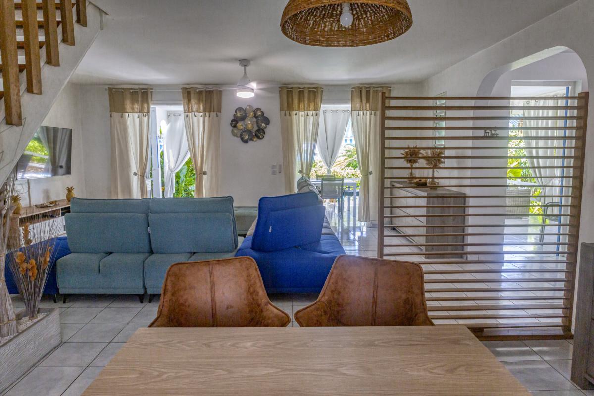 14.Location villa piscine Sainte Anne Gudaeloupe_Pièce de vie